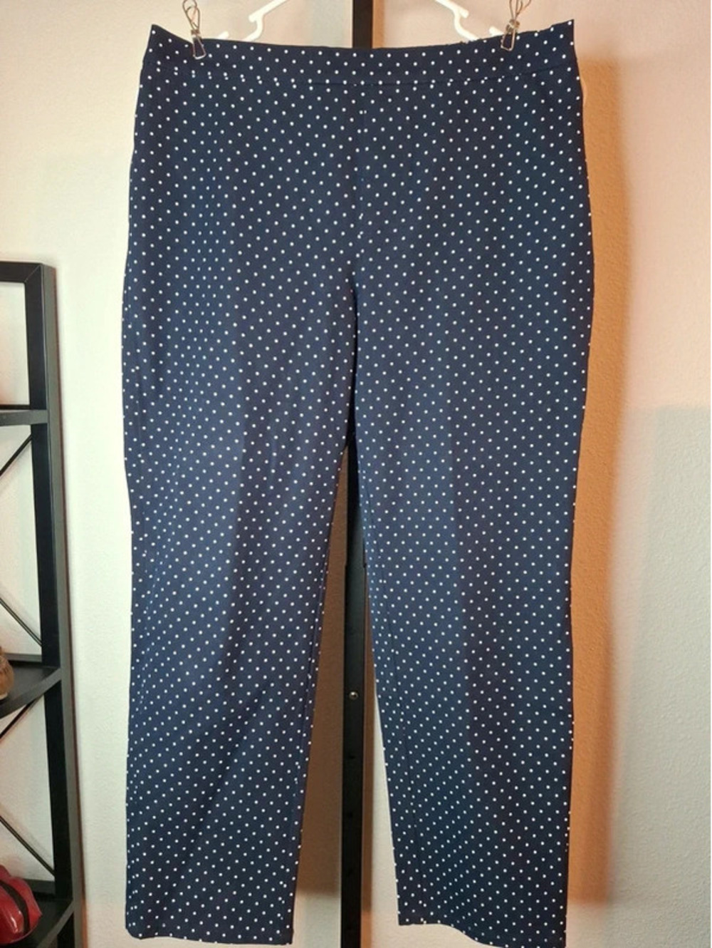 Izaac Mizrahi live classic navy blue ankle or cropped pants size 10P